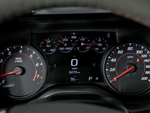 Used 2018 Chevrolet Camaro ZL1 RWD image 27