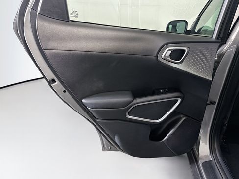Used 2025 Kia Soul LX w/ LX Technology Package FWD image 26