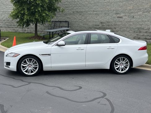 Used 2017 Jaguar XF Prestige RWD image 31