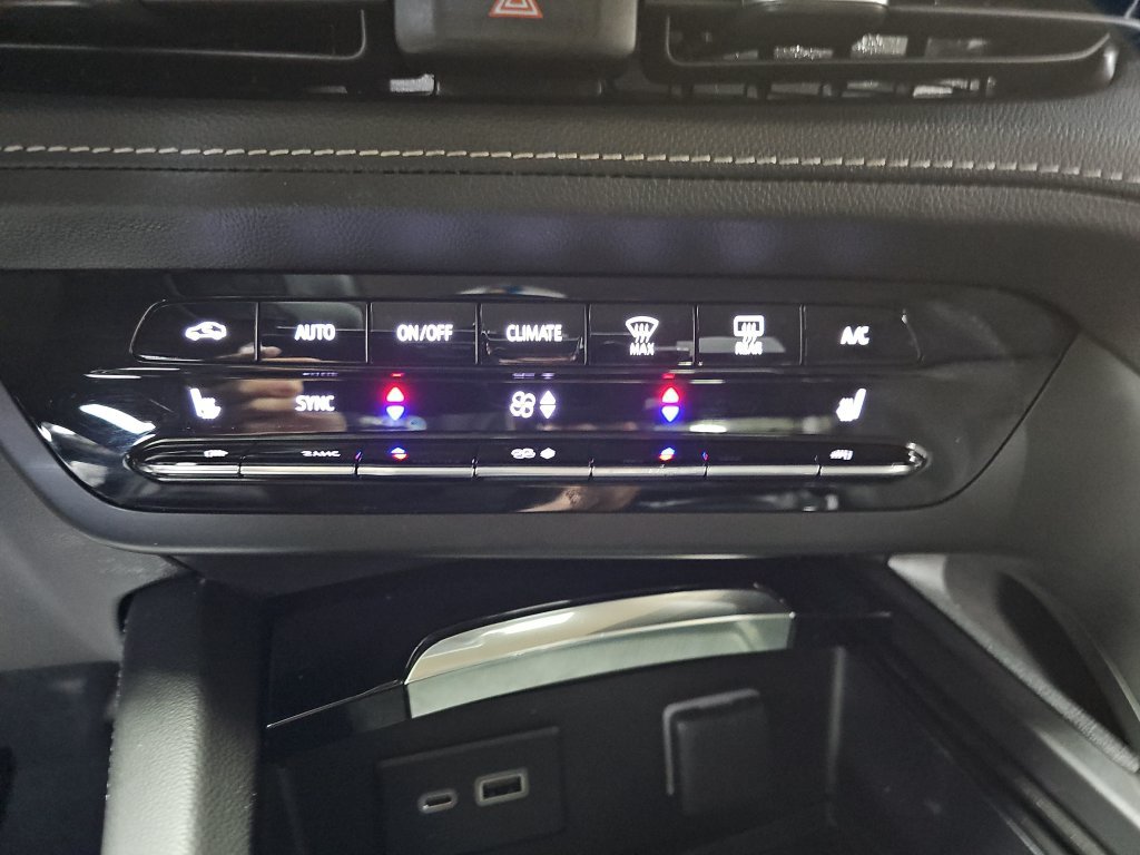 Certified 2023 Buick Envision Preferred AWD/4WD image 26