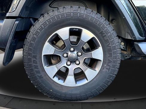 Used 2021 Jeep Wrangler Unlimited Sahara AWD/4WD image 36
