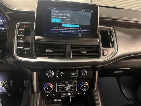 Used 2023 Chevrolet Suburban LT image 28