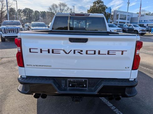 Used 2021 Chevrolet Silverado 1500 LT Trail Boss w/ Convenience Package II image 4