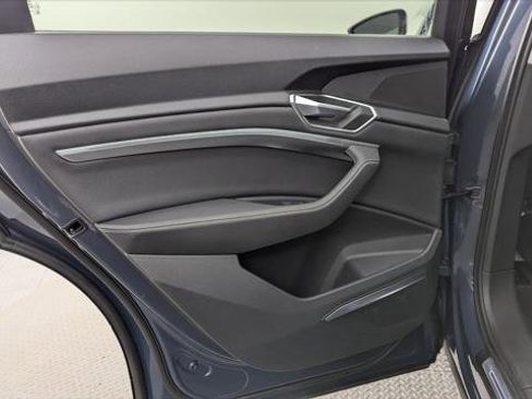 Used 2021 Audi e-tron Premium Plus w/ Premium Plus Package image 16