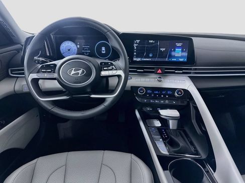 New 2026 Hyundai Elantra Limited FWD image 18