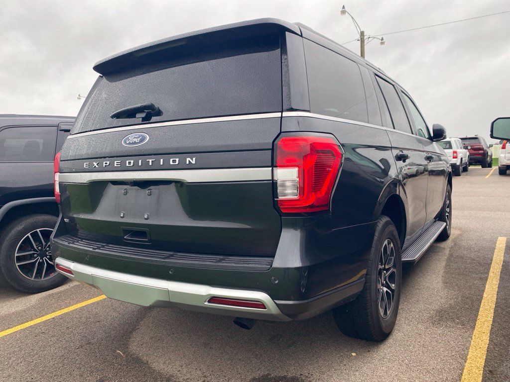 Used 2023 Ford Expedition XLT AWD/4WD image 9