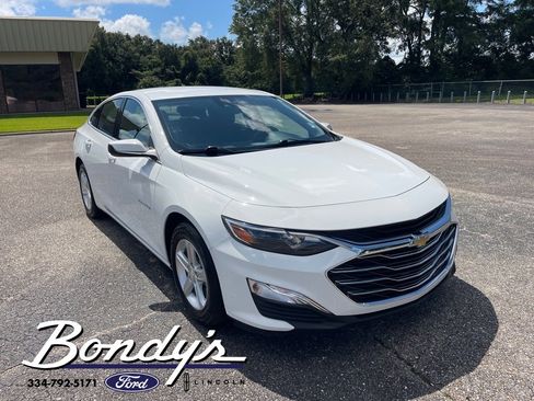 Used 2023 Chevrolet Malibu LS w/ Driver Confidence Package image 2