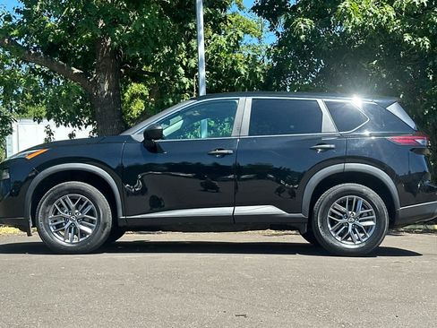 Used 2024 Nissan Rogue S AWD/4WD image 5