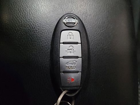 Used 2016 Nissan Rogue SV w/ SV Premium Package AWD/4WD image 32