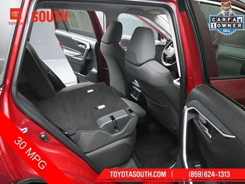 Used 2025 Toyota RAV4 XLE AWD/4WD image 27
