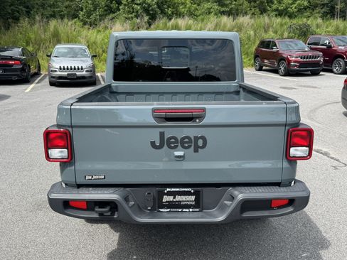 Used 2025 Jeep Gladiator Sport AWD/4WD image 6