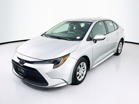 Used 2024 Toyota Corolla LE image 3