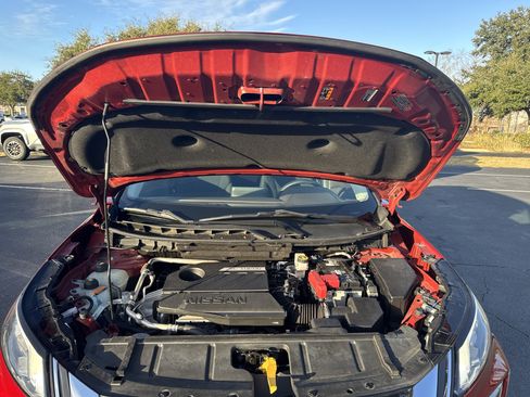 Used 2023 Nissan Rogue S image 38