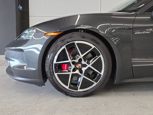 New 2026 Porsche Taycan 4S AWD/4WD image 9