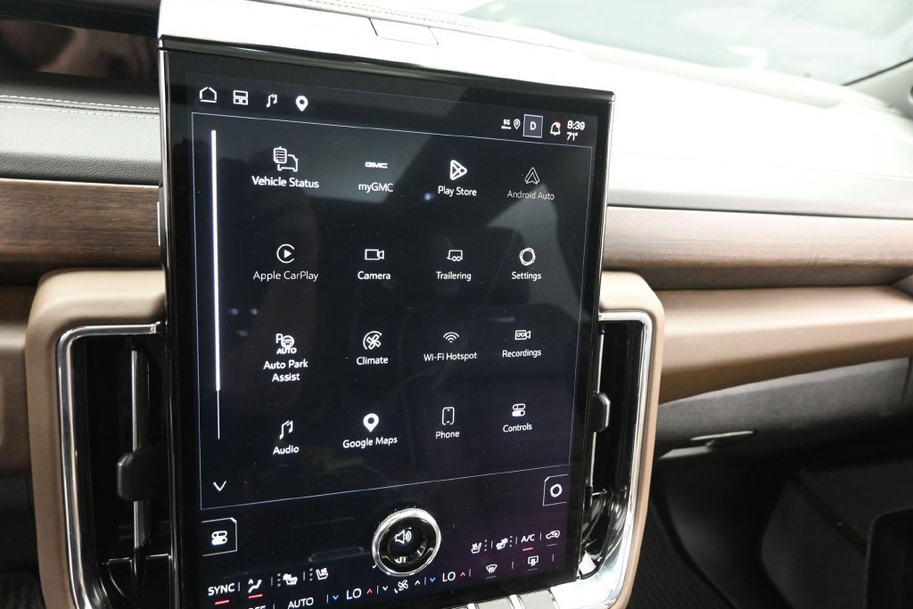 Used 2026 GMC Yukon Denali Ultimate AWD/4WD image 32