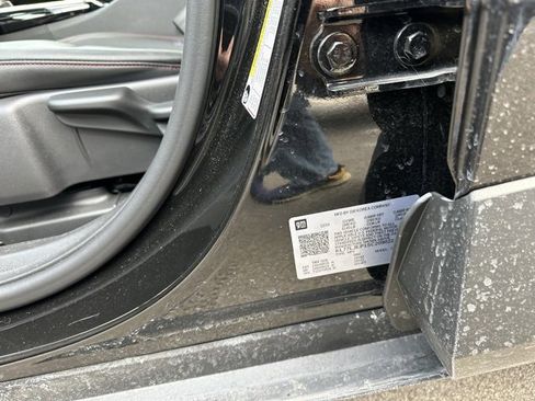 Used 2025 Chevrolet Trax RS w/ Sunroof Package image 8