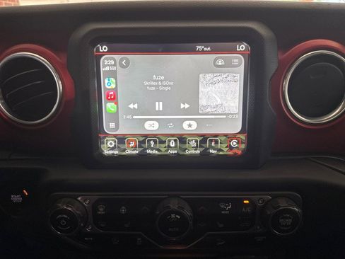 Used 2018 Jeep Wrangler Unlimited Rubicon AWD/4WD image 40
