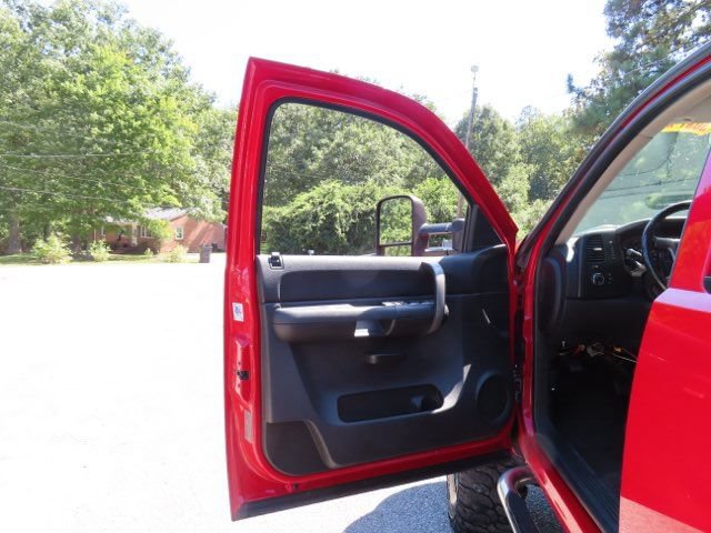 Used 2007 Chevrolet Silverado 2500 LT w/ Suspension Package, Off-Road AWD/4WD image 14