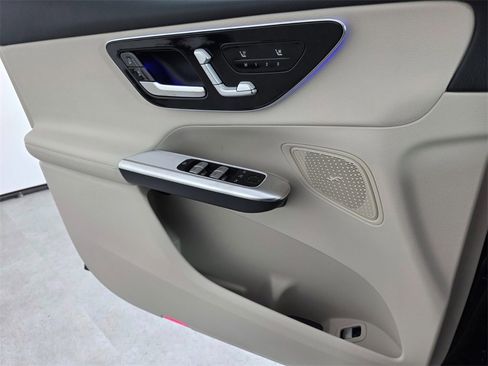 New 2026 Mercedes-Benz GLC 300 image 18