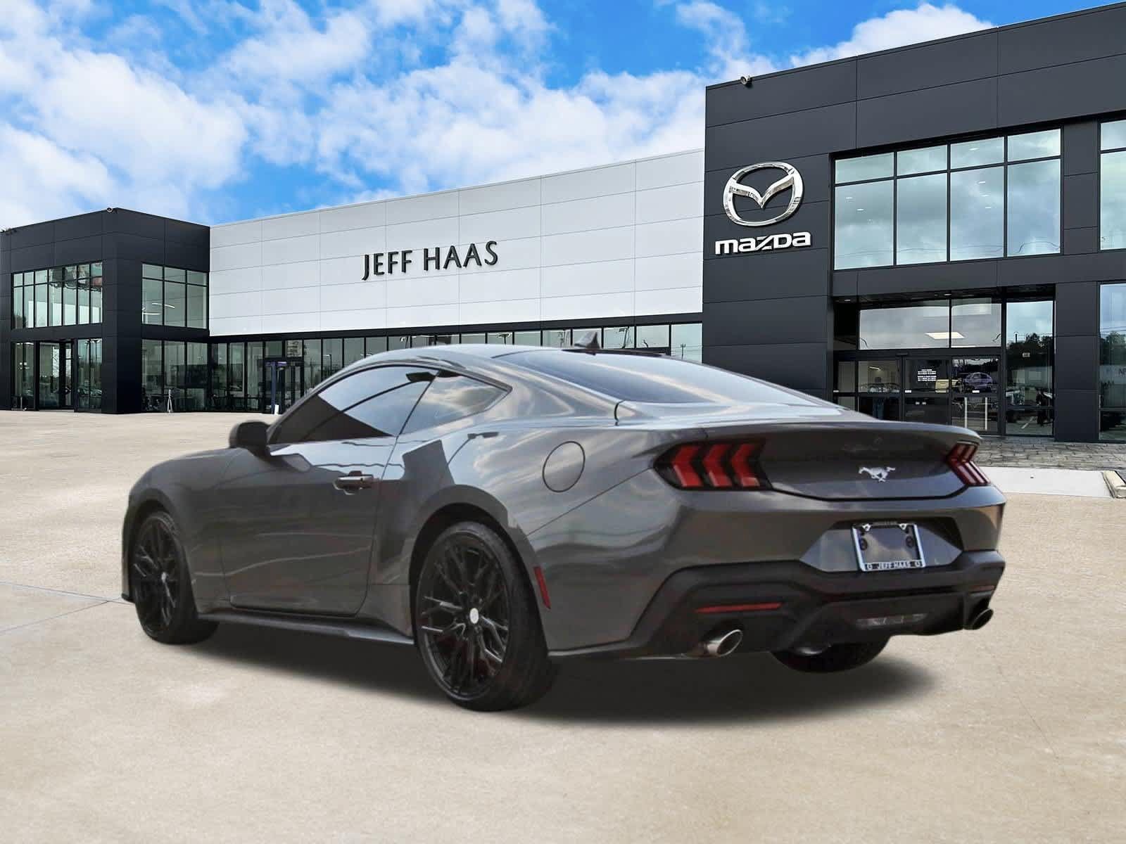 Used 2025 Ford Mustang Coupe RWD image 2