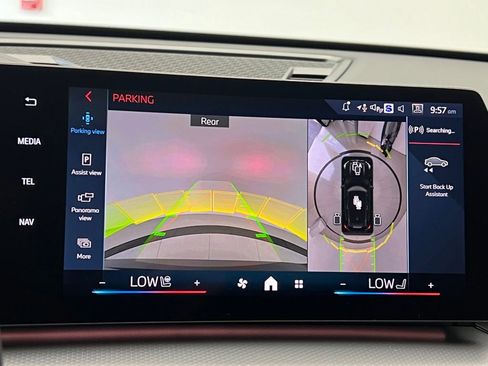 Used 2025 BMW X1 M35i w/ Premium Package image 15