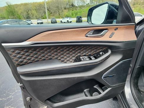 Used 2022 Jeep Grand Cherokee Summit w/ Adv Protech Group IV AWD/4WD image 25