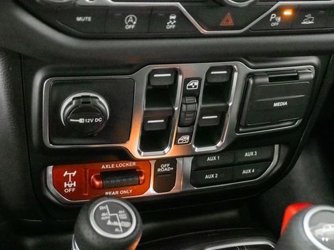 New 2026 Jeep Gladiator Mojave image 19