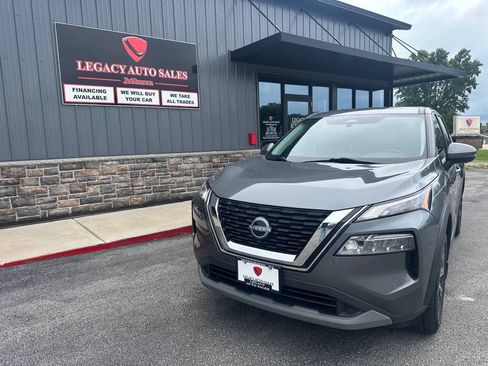 Used 2022 Nissan Rogue SV FWD image 1