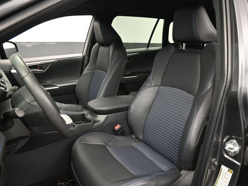Certified 2025 Toyota RAV4 XSE image 16