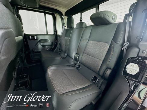 New 2025 Jeep Gladiator Mojave w/ Safety Group image 18