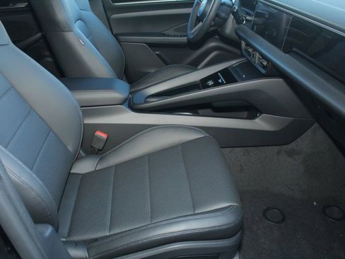 New 2026 Porsche Macan 4 Electric image 25