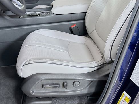 Used 2025 Honda Pilot Elite image 21