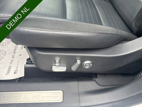 Used 2025 Lincoln Nautilus Reserve AWD/4WD image 27