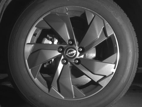 Used 2025 Nissan Rogue SV FWD image 11