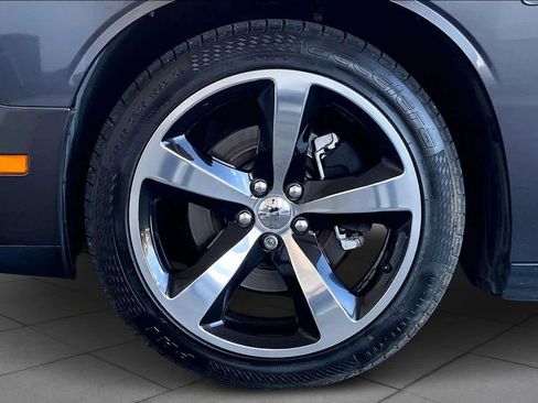 Used 2014 Dodge Challenger R/T image 11