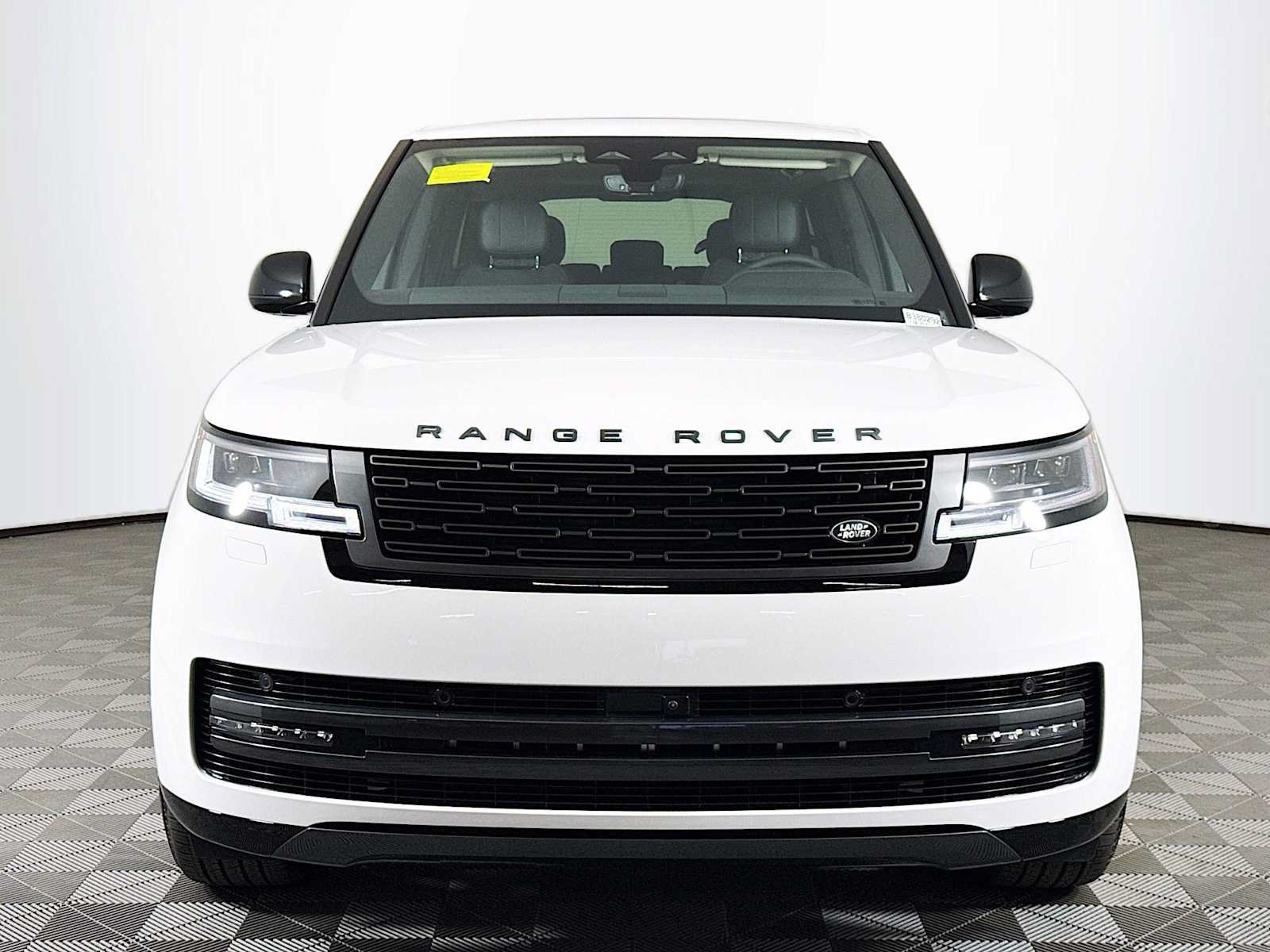New 2026 Land Rover Range Rover Long Wheelbase SE AWD/4WD image 2