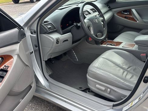 Used 2009 Toyota Camry XLE FWD image 10
