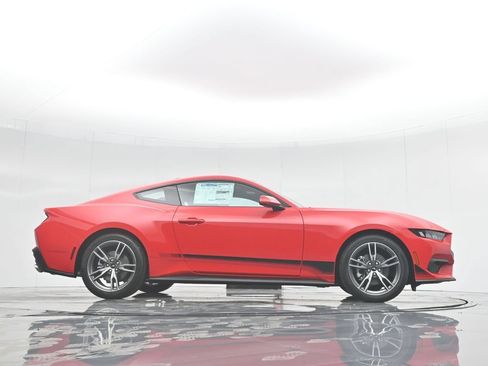 Used 2024 Ford Mustang Coupe RWD image 43