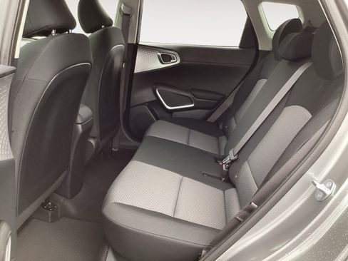 Used 2025 Kia Soul LX w/ LX Technology Package FWD image 26