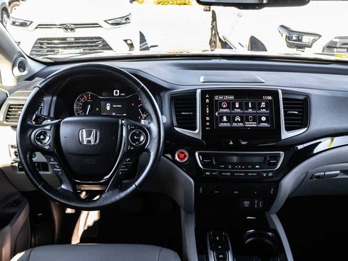 Used 2017 Honda Pilot Touring image 27