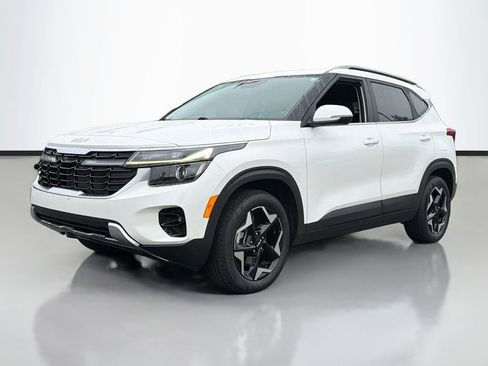 Used 2024 Kia Seltos EX AWD/4WD image 2