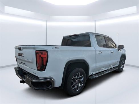 Used 2022 GMC Sierra 1500 SLT w/ SLT Premium Plus Package image 3