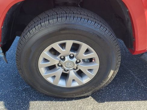 Used 2018 Toyota Tacoma SR5 image 4