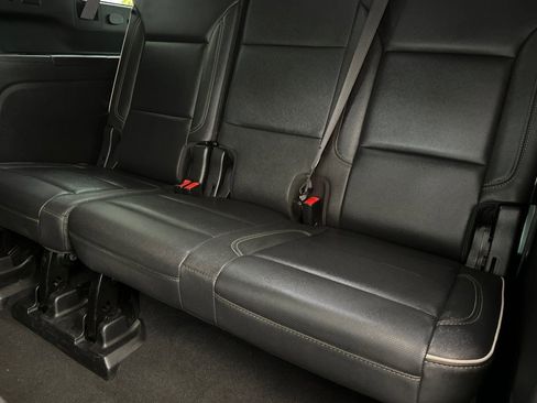 Used 2022 GMC Yukon XL SLT w/ SLT Luxury Package RWD image 15