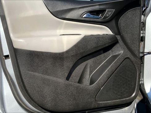 Used 2023 Chevrolet Equinox LS FWD image 22