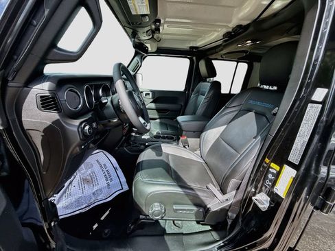 Used 2023 Jeep Wrangler Unlimited Rubicon 4xe AWD/4WD image 23