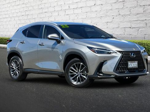 Used 2025 Lexus NX 250 FWD w/ Accessory Package (Z2) image 2
