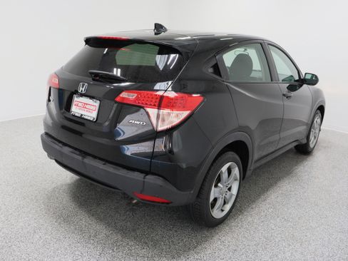 Used 2017 Honda HR-V LX image 7