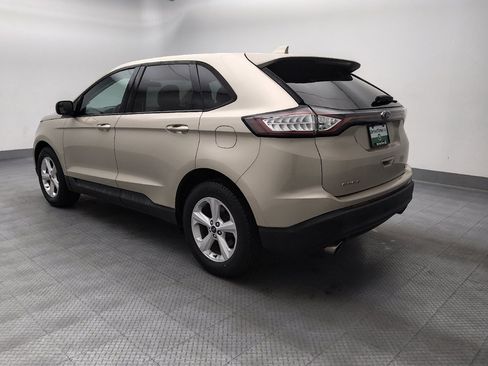 Used 2018 Ford Edge SE FWD image 3