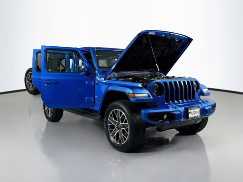 Used 2023 Jeep Wrangler Unlimited Sahara AWD/4WD image 23